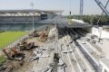 Rozbiórka zadaszenia trybuny głównej podczas przebudowy stadionu Legii Warszawa.