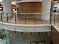 balustrada szklana samonośna z pochwytem drewnianym giętym CH KORONA KIELCE